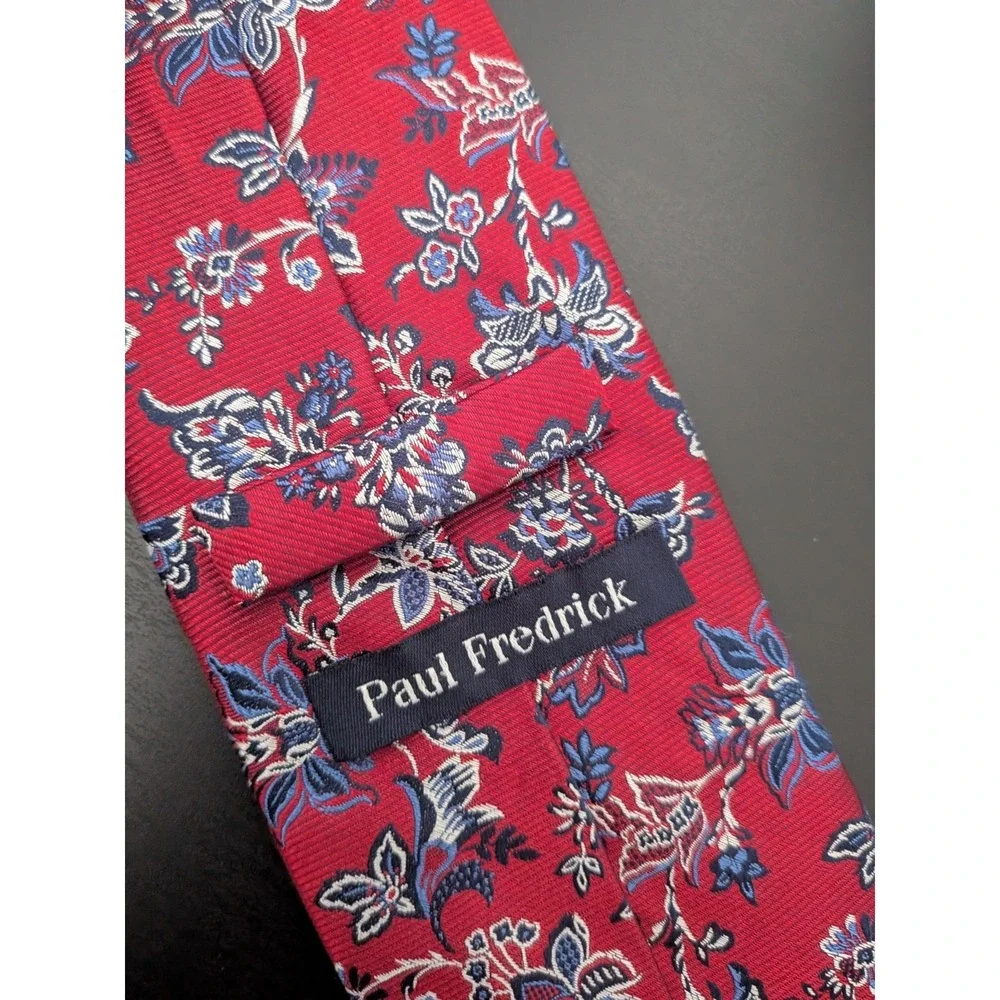 Paul Frederick Red w/‎ Blue Floral Tie Silk 60